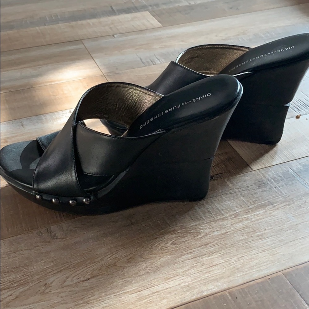 Diane Von Furstenberg black leather wooden wedges